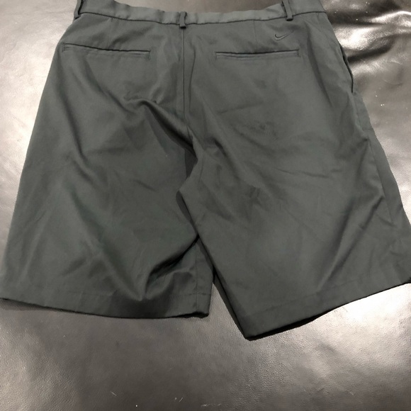 Men’s Nike Golf Shorts - Picture 2 of 2